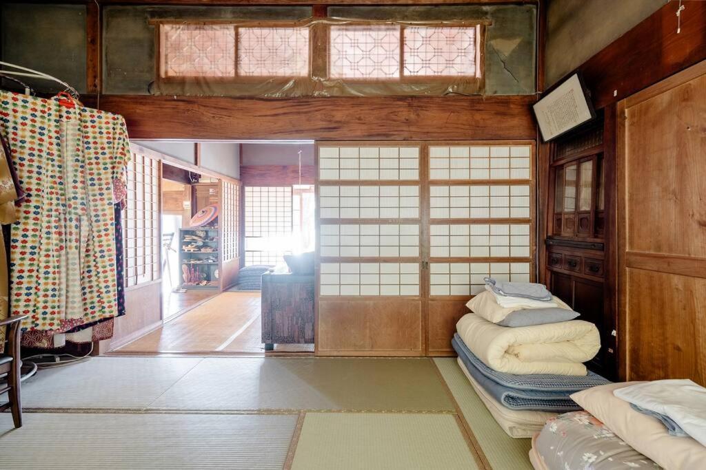 Kannami ゲストハウス+カフェわ　１日１組限定！ 築１００年の農家の古民家で宿泊体験、薪でお風呂沸かせます。焚き火もできます。 מראה חיצוני תמונה